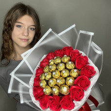 BS1-074 Love Bouquet. Height 30cm, Diameter 28cm