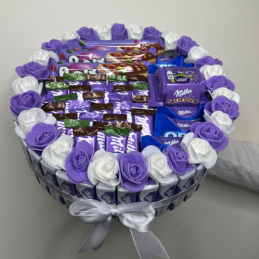 BS1-025 Milka candies, Milka bars, Milka milkinis, roses. Diameter 30cm