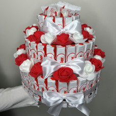 BS1-060 Sweet Tower with Kinder and Raffaello. Height 23 cm, width 22 cm