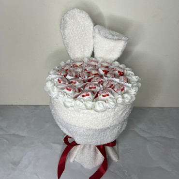 BS1-094 White Rabbit Rafaello, height 30cm, diameter 37cm